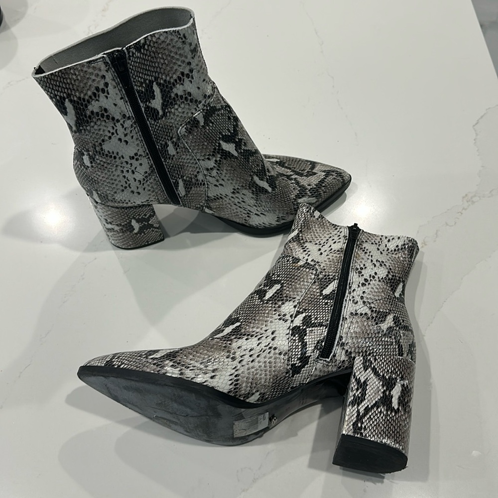 Tony Bianco Snake Skin bootie Boot 10